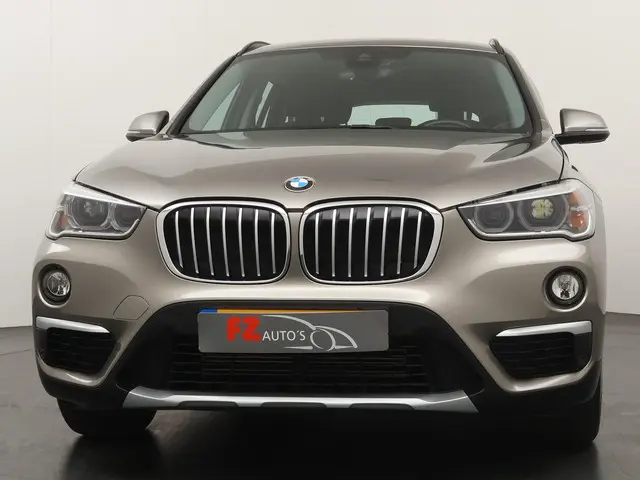 BMW X1 sDrive20i 192pk High Executive 2016 Benzine 8