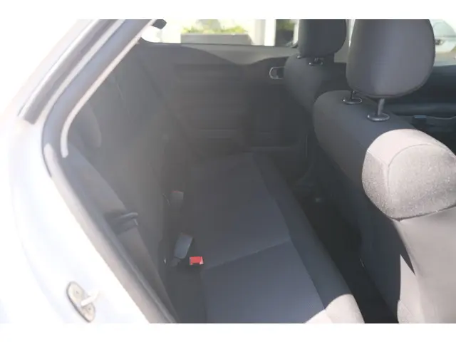 Citroën C4 Cactus 1.2 PureTech Shine 2017 Benzine 13