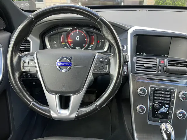 Volvo XC60 2.0 D4 FWD Ocean Race 2015 Diesel 24