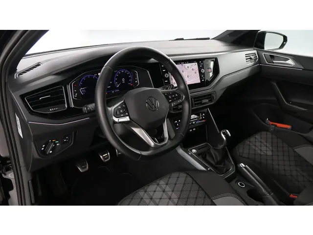 Volkswagen Polo 1.0 TSI 95pk R-Line 2024 Benzine 18