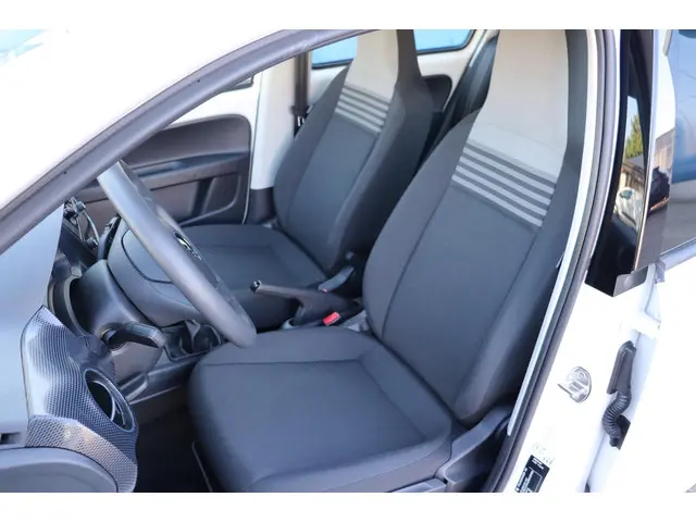 Volkswagen up! 1.0 BMT move up! 2019 Benzine 5