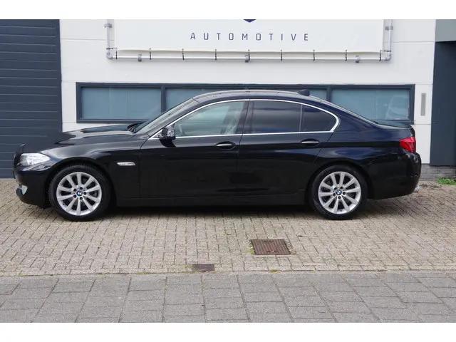 BMW 5 Serie 520i Upgrade Edition 2013 Benzine 3