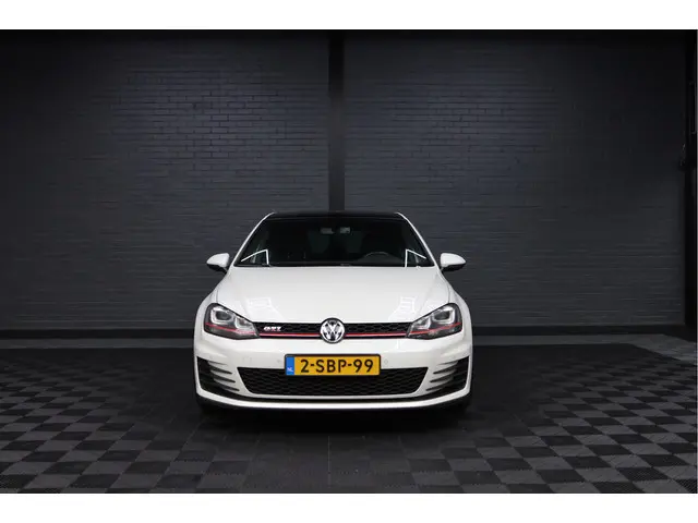 Volkswagen Golf 2