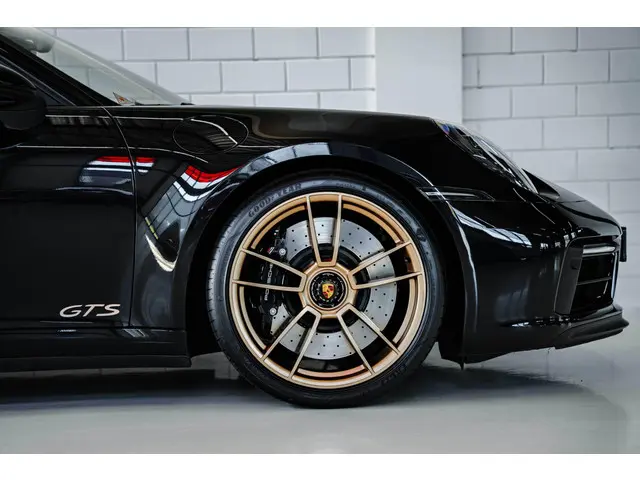 Porsche 911 Carrera GTS Cabrio 2022 Benzine 14