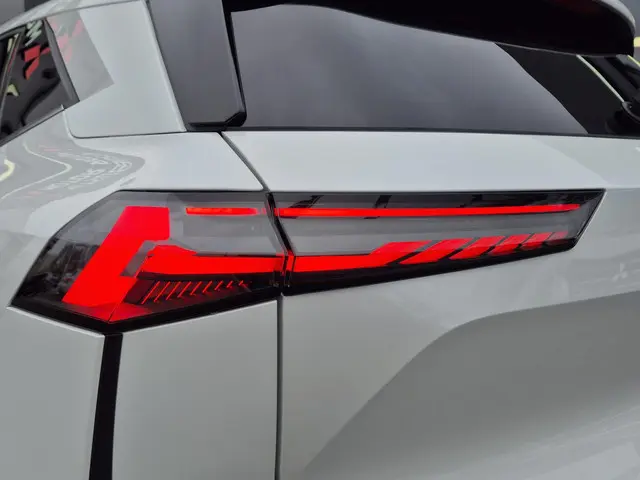 Mitsubishi Grandis 1.8 HEV Instyle 2025 Hybride Benzine 36