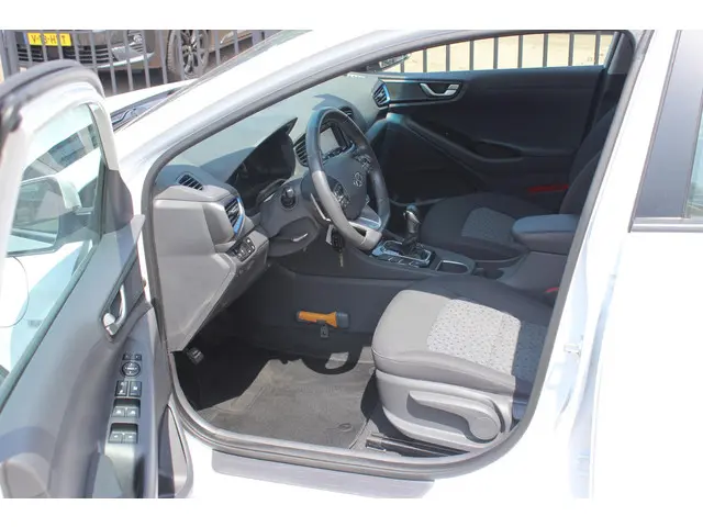 Hyundai IONIQ 1.6 GDi PHEV i-Motion 2019 Hybride Benzine 3