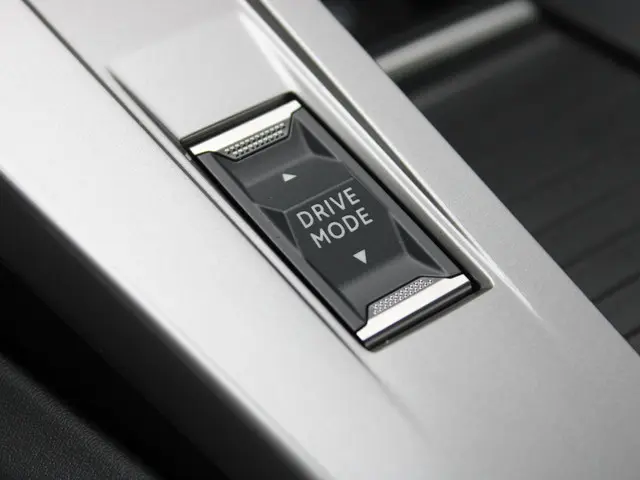 Peugeot 308 HYBRID 145 e-DCS6 GT 2025 Hybride Benzine 30