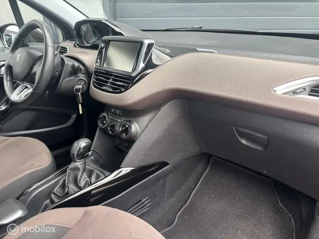 Peugeot 2008 1.6 e-HDi Blue Lease Executive 2014 Diesel 13