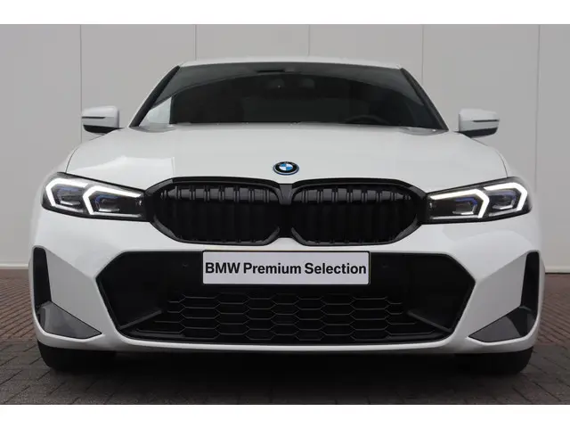 BMW 3 Serie 330e 2024 Hybride Benzine 2