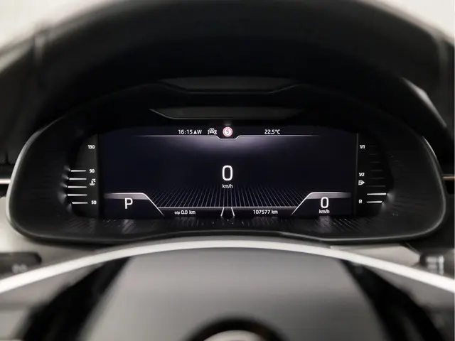 Škoda Kamiq 1.0 TSI Luxury Sport 2021 Benzine 22