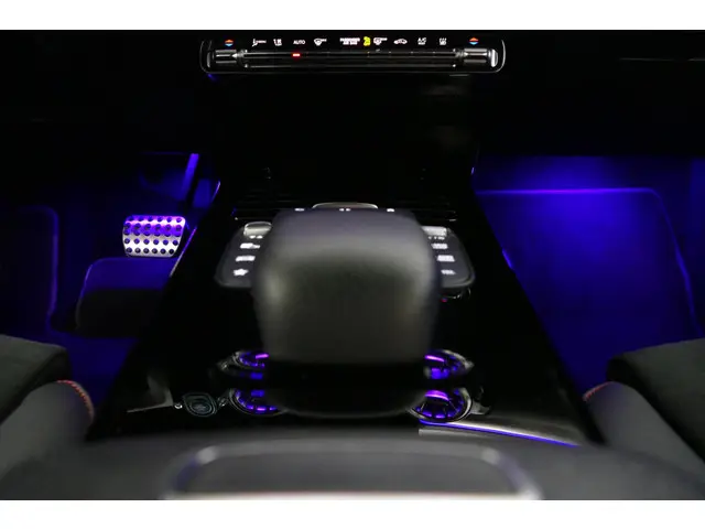 Mercedes-Benz CLA 250 e AMG Line 2023 Hybride Benzine 26