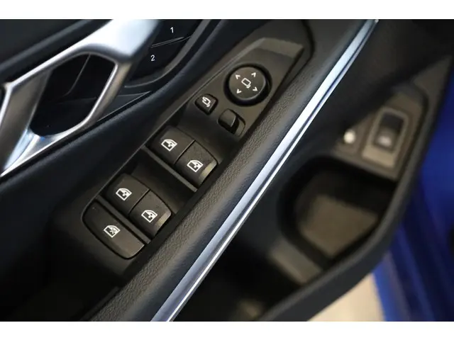 BMW 3 Serie Touring 330e 2024 Hybride Benzine 23