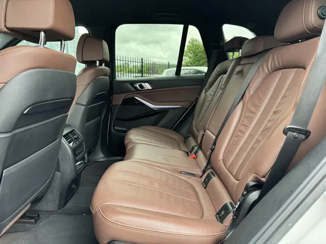 BMW X5 xDrive40i High Executive 7p. 2019 Benzine 10