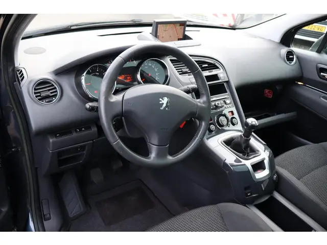 Peugeot 5008 1.6 VTi Blue Lease 5p. 2012 Benzine 6