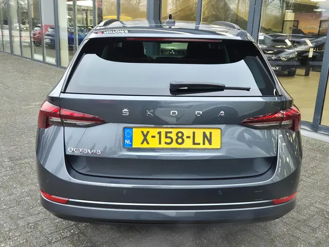 Škoda Octavia Combi 1.5 TSI Comfort line 2021 Benzine 16