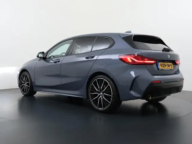 BMW 1 Serie 118i Executive Edition M Sport 2023 Benzine 5