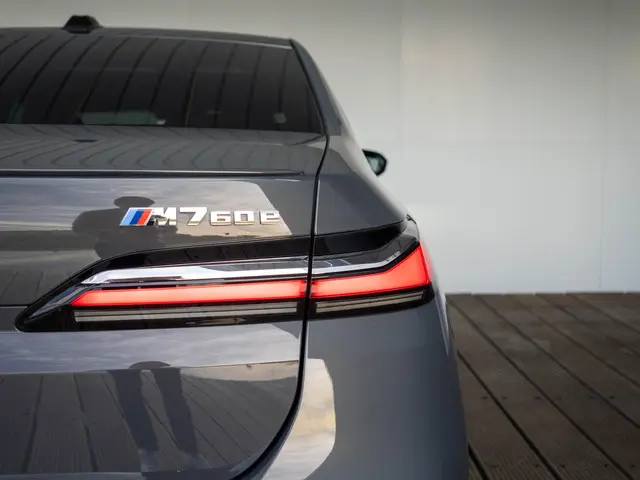 BMW 7 Serie M760e xDrive 2023 Hybride Benzine 26