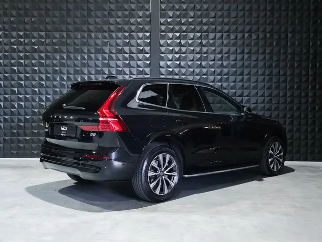 Volvo XC60 2.0 B5 Momentum Business 2022 Benzine 4