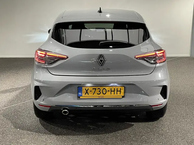Renault Clio 1.0 TCe 90 GPF techno 2023 Benzine 17