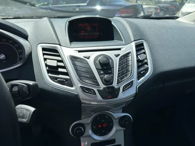 Ford Fiesta 1.25 Titanium 2012 Benzine 19