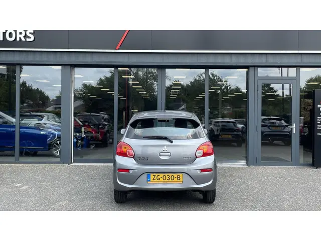 Mitsubishi Space Star 1.0 Cool+ 2019 Benzine 14