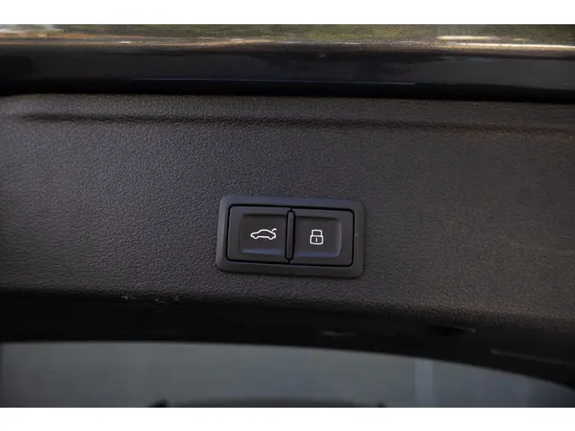 Audi A4 Avant 45 TFSI quattro edition one 2020 Benzine 11