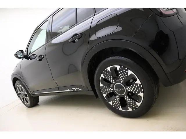 Fiat 600 1.2 Hybrid La Prima 2024 Benzine 18