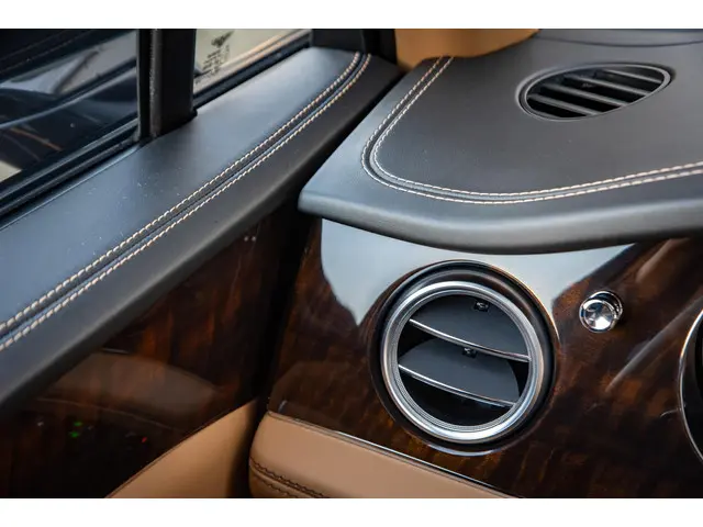 Bentley Bentayga 6.0 W12 black on black 2016 Benzine 30