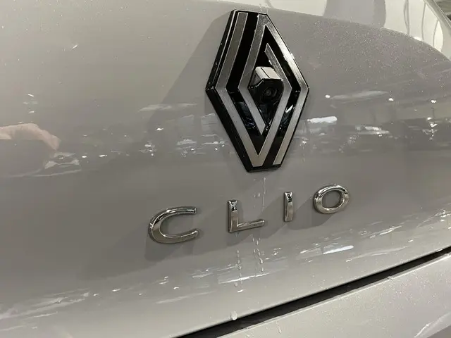 Renault Clio 1.0 TCe 90 GPF techno 2023 Benzine 25