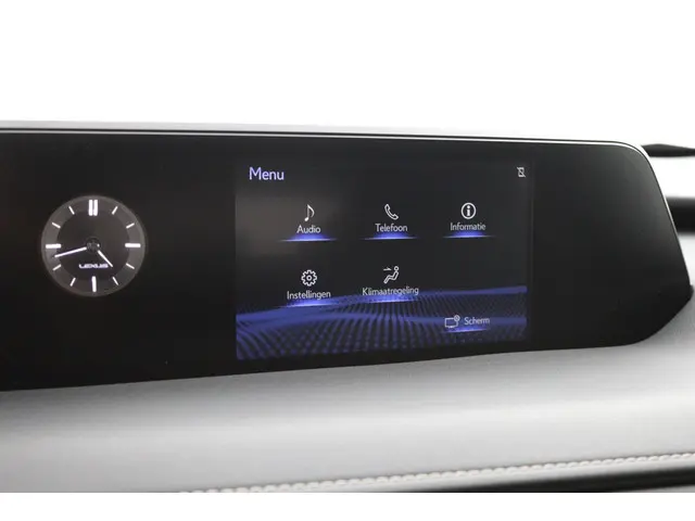 Lexus UX 250h Preference Line 2022 Hybride Benzine 43