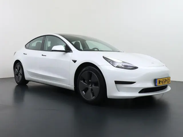 Tesla Model 3 2