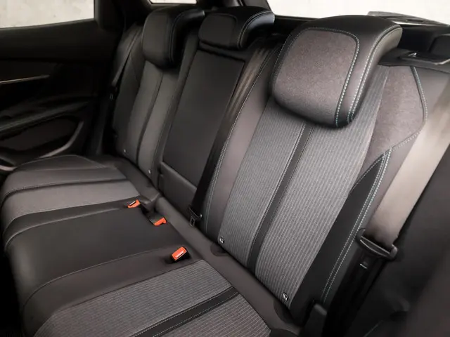 Peugeot 3008 1.2 PureTech Allure Sport 2021 Benzine 16