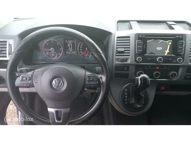 Volkswagen Transporter 2.0 TDI L2H1 2013 Diesel 19