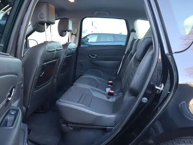 Renault Scénic 1.2 TCe 130 PK Bose 2014 Benzine 29