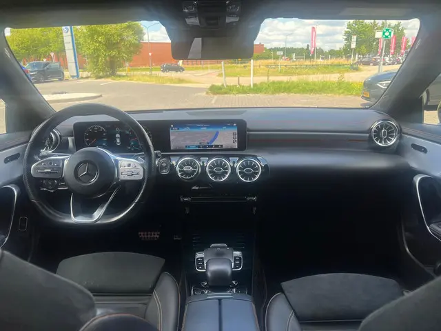 Mercedes-Benz CLA 220 Premium Plus 2019 Benzine 11