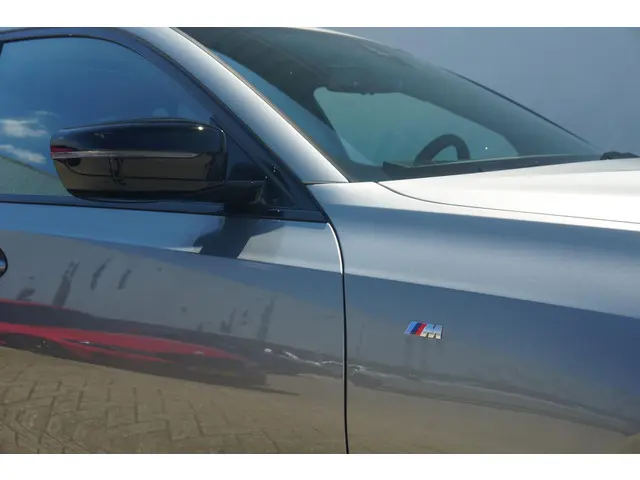 BMW 3 Serie Touring 320i 2024 Benzine 29