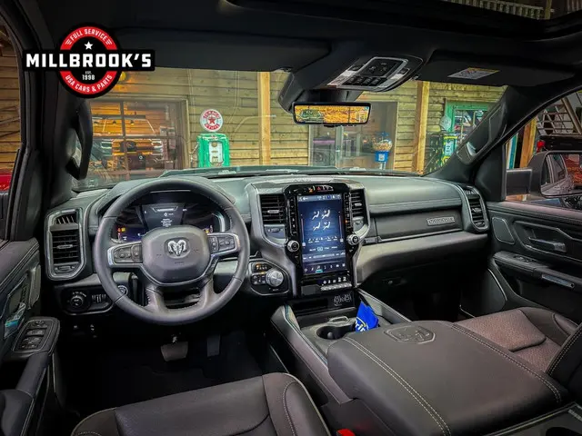 Dodge Ram 1500 5.7 V8 Laramie Night, 2024 LPG/Gas 10