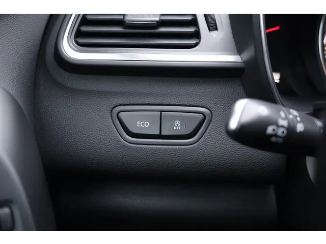 Renault Kadjar 1.2 TCe Bose 2017 Benzine 28