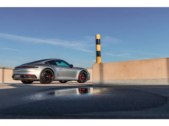 Porsche 911 3.0 Carrera 4S 2021 Benzine 23