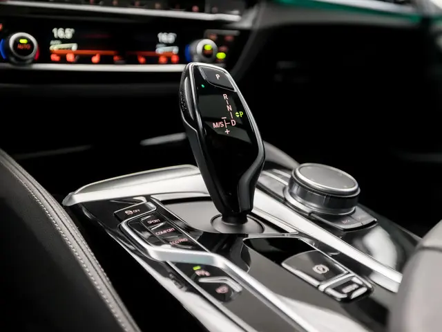 BMW 5 Serie Touring 530i xDrive M Sport 2023 Benzine 12