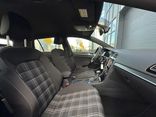 Volkswagen Golf 2.0 GTD / DSG / NAP / CARPLAY / NAP / 2018 Diesel 6