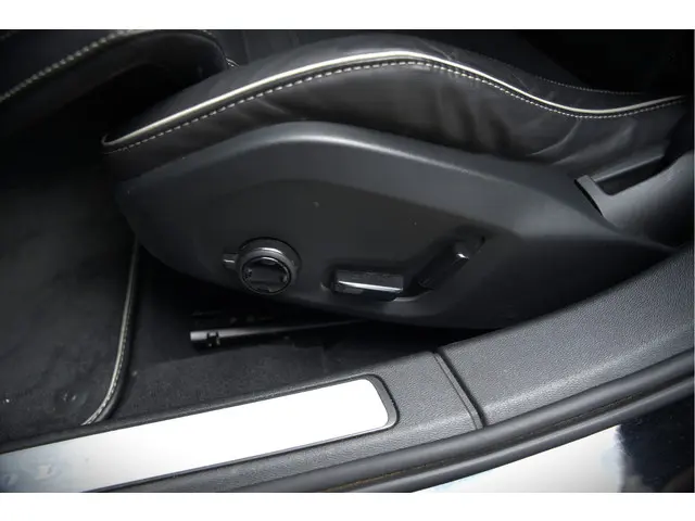 Volvo V60 2.0 B3 R-Design 2020 Hybride Benzine 12