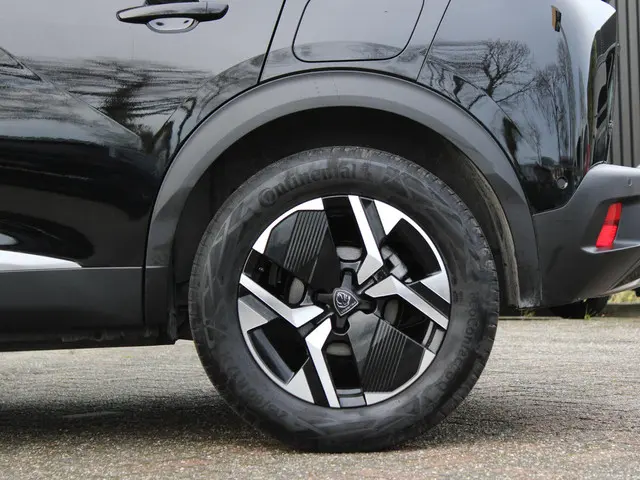 Peugeot 2008 1.2 PureTech 130 Allure 2024 Benzine 23