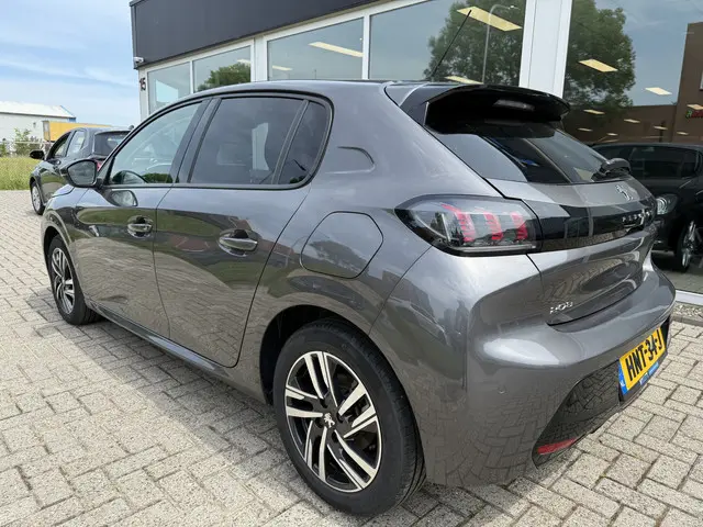Peugeot 208 1.2 PureTech 100 Allure 2024 Benzine 8