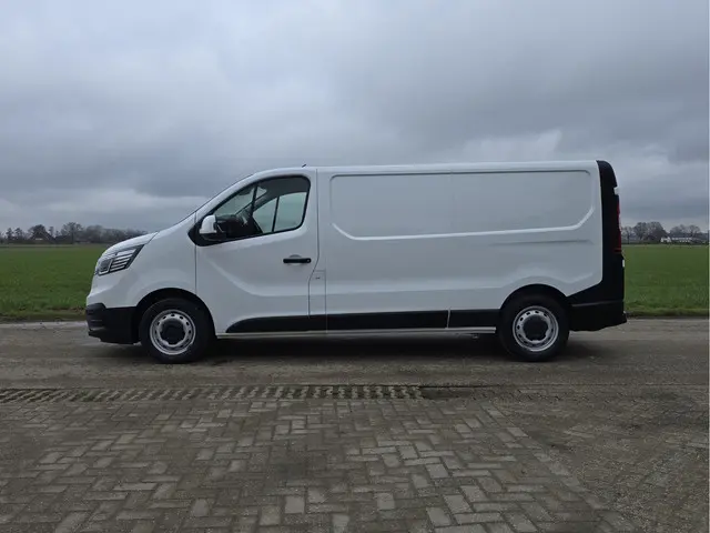 Renault Trafic 2.0 dCi L2 H1 2023 Diesel 2