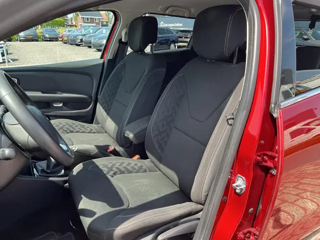 Renault Clio Estate 0.9 TCe Limited 2019 Benzine 4