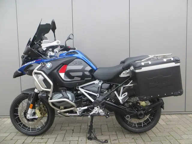 BMW R 1250 GS Adventure Rallye 2024 Benzine 11