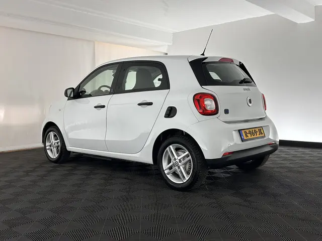 Smart Forfour EQ Essential 18 kWh [ 3-Fase ] 2022 Elektrisch 4