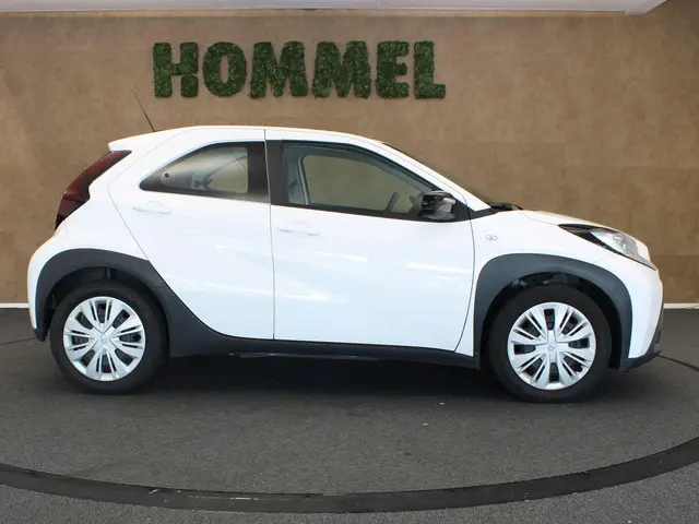 Toyota Aygo X 1.0 VVT-i MT Play 2023 Benzine 9