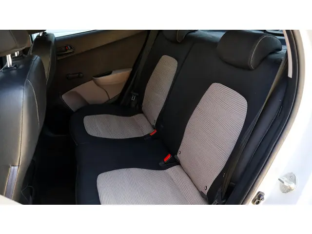Hyundai i10 1.0i i-Drive 2014 Benzine 10